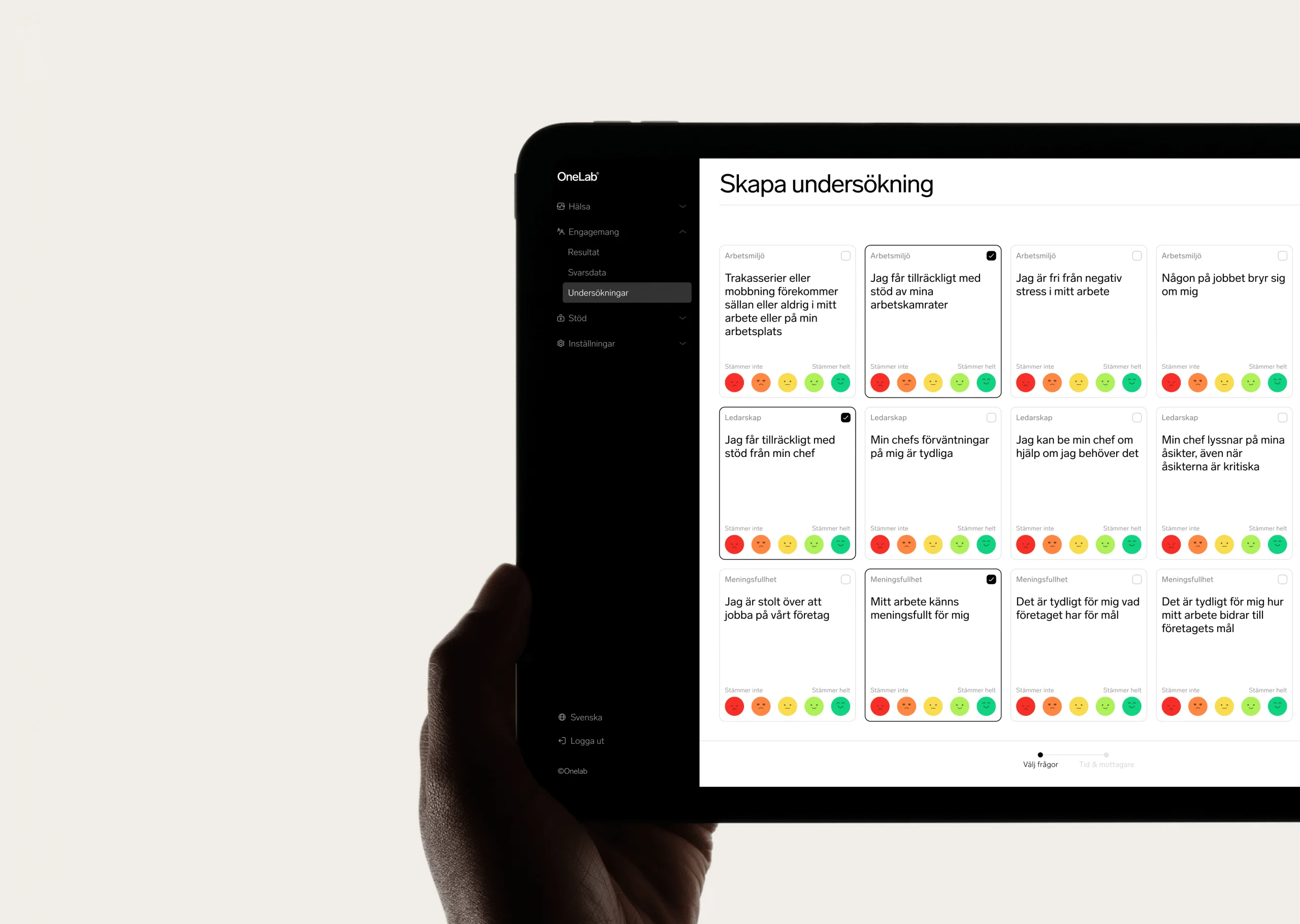 Skärmbild av OneLabs HR-plattform där användaren skapar en medarbetarundersökning på en surfplatta